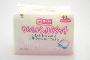 KOBAYASHI "Silk Touch" Ежедневные гигиенические ароматизированные прокладки 40 шт. ― Японская косметика в Краснодаре