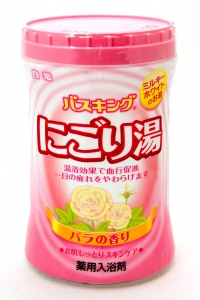 HAKUGEN "Bath King" Соль для ванны «Молочная ванна» с лечебным эффектом с ароматом розы (банка 680 г) ― Японская косметика в Краснодаре