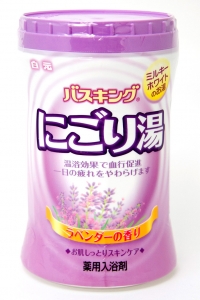 HAKUGEN "Bath King" Соль для ванны «Молочная ванна» с лечебным эффектом с ароматом лаванды (банка ) 680 г ― Японская косметика в Краснодаре