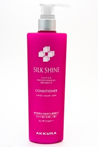  AKKURA  "Slk Shine" салон-шампунь для окрашенных волос c эффектом сохранения и усиления цвета 260 мл  (с дозатором) ― Японская косметика в Краснодаре